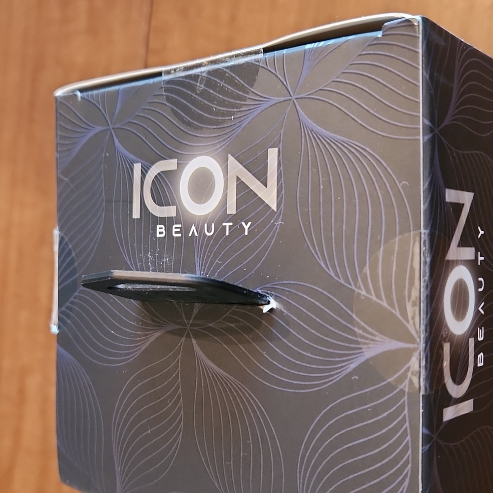 Icon Beauty Mini Humidifier - Picture 5 of 8
